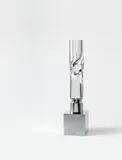 Uli Pohl, Teilung Säule II-75A, 1975, Acrylic glass on chrome-plated metal plinth. Overall