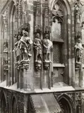 August Sander, Figuren am Rathaus (Sculptures, town hall), 1930s, Vintage gelatin silver print