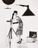 F.C. Gundlach, Bambi im Futteralkleid von Horn, Berlin (Bambi in a sheath dress by Horn, Berlin)