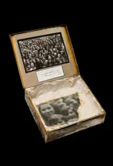 Christian Boltanski, Les élèves de l'école secondaire juive de la Grosse Hamburger Strasse Berlin - Avril 1938, Photo work: Gelatin silver print with oil pastel and fragment of a gelatin silver print in corroded metal box