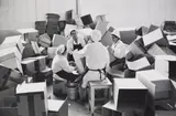 Henri Cartier-Bresson, Kartonfertigung für den Versand des Ararat-Likörs, Eriwan, Armenien (Production of Boxes for Ararat liqueur, Armenia)