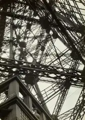 Germaine Krull, LA TOUR EIFFEL - PARIS, DÉTAIL, Vintage gelatin silver print