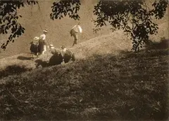 Heinrich Kühn, WANDERER UNTER ZWEIGEN, Bromoil transfer print