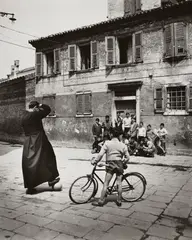 Gisela Büse, FOTOGRAFIERENDER PRIESTER, MONTESCHI, ITALIEN, Vintage ferrotyped gelatin silver print on Agfa paper