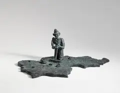 Walter Dahn, Selbst als Straßenkehrer (Self as Street Cleaner), Bronze with gray-green patina ca