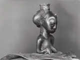 Walker Evans, HEAD SURMOUNTING A CALABASH