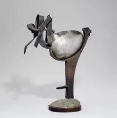 Franz Eggenschwiler, Der Hahn, der sich nach dem Winde dreht (The Rooster who turns with the Wind), Sculpture with forged iron, cast iron and sheet metall on round wooden socle