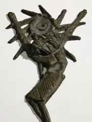 Joseph Beuys, SONNENKREUZ, Bronze mit grünlich-brauner Patina