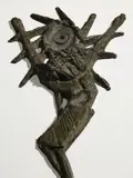 Joseph Beuys, SONNENKREUZ, Bronze mit grünlich-brauner Patina