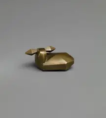 Joseph Beuys, SCHAF, Bronze mit messingfarbener Patina