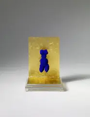 Yves Klein, Petite Vénus bleue, Schmuckobjekt: mit IKB Acryl pigmentierte Bronze