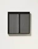Julio Le Parc, Ohne Titel (Serie R), Objekt aus poliertem rostfreien Stahl vor schwarz-weiß serigraphiertem Karton in schwarzem Metallrahmen