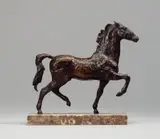 Der Traber by Renée Sintenis, Bronzeplastik. Höhe 16 cm. Auf einen grau marmorierten Steinsockel, sold Jun 2007