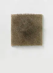 Günther Uecker, Strukturfeld, Acryl über Nagelung auf Leinwand auf Holz
