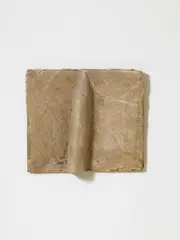 Artur Stoll, Ohne Titel (Gesicht), Pergamin und Leim über Holzkeil auf Hartfaserplatte