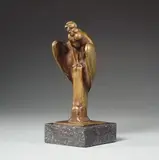 August Gaul, Sitzender Kondor, klein (mit gespreizten Flügeln), Bronzeplastik. Höhe 16,3 cm. Auf schwarzgrauem Marmorsockel