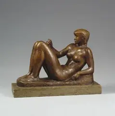 Kleine Liegende by Richard Scheibe, Bronzeplastik. Höhe 19,8 cm. Auf graubraun marmorierten Steinsockel, sold Nov 2006