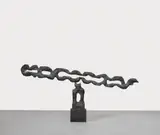 Gefiederte Schlange by A. R. Penck, Bronzeplastik mit bräunlicher Patina und Resten von Grünspan, sold Jun 2006