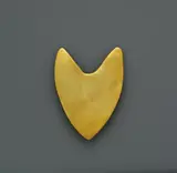 Jean Arp, Coeur (Découpage). Sculpture-Pendentif
