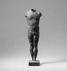 Peter Grossbach, Männlicher Torso im Trikot, Bronzeplastik