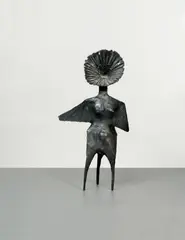 Winged Figure by Lynn Chadwick, Bronzeplastik mit braun-schwarzer Patina, sold Dec 2005