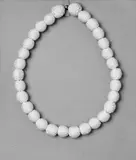 Rosemarie Trockel, Perlenkette