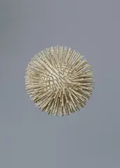Weiße Kugel by Günther Uecker, Weiße Farbe über Nägeln auf Holzkugel, Durchmesser 17 cm. - Minimal verschmutzt und partiell mit kleineren Farbverlusten, sold Jun 2005