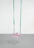 Fabrice Hyber, Ohne Titel, Schaukel aus Silikon über Holz mit Plastiksschnüren ca