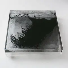 Erich Reusch, Kohlen-Staubkasten, Kohlenstaub in Plexiglaskasten