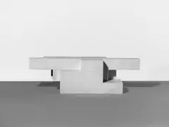 Herman de Vries, V 72 - 88, Farbig gefaßte Holzskulptur