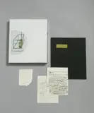 Marcel Duchamp, À L'infinitif (The white Box), Mit Facsimile-Reproduktionen nach Notizen zu dem 1915/1923 entstandenen The Great Glass (Schwarz 279), einer Übsetzung der Notizen von Cleve Grey (auf dem Titelblatt von Duchamp signiert) sowie einer eingeritzt signierten, 1966 datierten und numerierten Serigraphie nach dem 1913/1915 entstandenen Glider Containing a Water Mill in Neighboring Metals (Schwarz 230), gedruckt auf Vinyl und montiert auf weißes Plexiglas