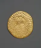 Max Ernst, Groin. Sculpture-Pendentif, Anhänger. Gold, 23 Karat, 90 g. Höhe 11 cm. Rückseitig mit der geprägten Signatur des Künstlers max ernst, punziert sowie mit der Marke des Goldschmieds Francois Hugo, der Referenz-und Seriennummer 1737/2928 und der Exemplarnummer versehen. "EXEMPLAIRE D'AUTEUR 1/2" außerhalb der Edition von 8 numerierten Exemplaren und 2 Künstlerexemplaren. Nach dem Original-Modell von Max Ernst von Francois Hugo und Pierre Hugo geschaffen. - In der Original-Holzschatulle