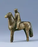 Kleiner Reiter by Gerhard Marcks, Bronzeplastik. Höhe 9,3 cm. Breite 9,2 cm. - Mit schöner Oberfläche und heller, messingfarbener Patina. Das Werkverzeich, sold Dec 2004