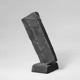 Franz Bernhard, Kleiner ruppiger Kopf, Bronzeplastik mit schwarzer, matter Patina, Höhe 24 cm