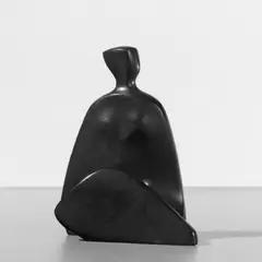 Joachim Berthold, Ohne Titel (Sitzende), Bronzeplastik mit bräunlicher Patina, Höhe 10,5 cm