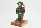 Markus Lüpertz, Harlekin, Bronze, bemalt. Auf Holzsockel