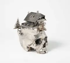 Frodo Mikkelsen, Ohne Titel, 2013, Mischtechnik, versilbert