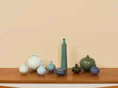 Robert Deblander, Ensemble de sept vases, une boîte et une bouteille, A set of nine signed glazed ceramics by Robert Deblander circa 1970-1980