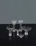 Tapio Wirkkala, Ensemble de six vases mod. 3280 dit "Kantarelli", A set of six engraved 'Kantarelli' vases in line cut mold-blown glass by Tapio Wirkkala designed in 1946 and edited by Iittala
