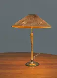Itsu, Lampe de table mod. "EV 47", A 'EV 47' table lamp in brass and wood by Itsu designed circa 1950