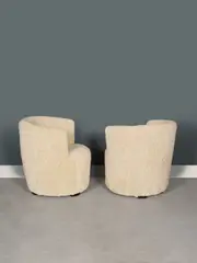 Travail Danois, Paire de fauteuils, A Danish pair of armchairs in  wood and wool circa 1945