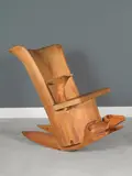 Matti Martikka, Chaise à bascule, A rocking chair in carved solid pine by Matti Martikka circa 1980