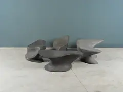 Zaha Hadid, Suite de quatre tabourets de forme libre dits "Nekton"