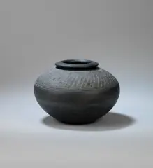 Tim Andrews, Vase, Stoneware, matt black glaze