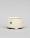 Edmund de Waal, Footed cylinder