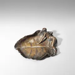 Maurice Bouval, Art Nouveau Vide poches, circa 1900, Patinated bronze, cast from a model with a naked woman reclining on a leaf
