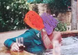 John Baldessari, Hot Tub, 2016, Farboffsetlithografie auf leichtem Karton