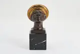 Rudolf Hausner, Adam wohlbehütet, Bronze, braun patiniert und teilpoliert. Auf Marmorsockel