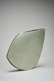 Val Barry, Vase "en forme de voile", 1980
