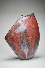Claire Debril, Vase, 1989, Faïence montée au colombin, émail mat, rouge de chrome décor, traits gravés